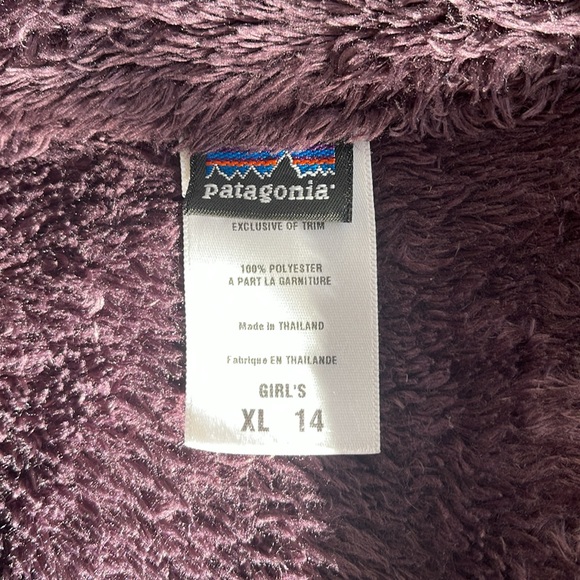 Girl’s Deep Purple Patagonia Jacket - Picture 6 of 7